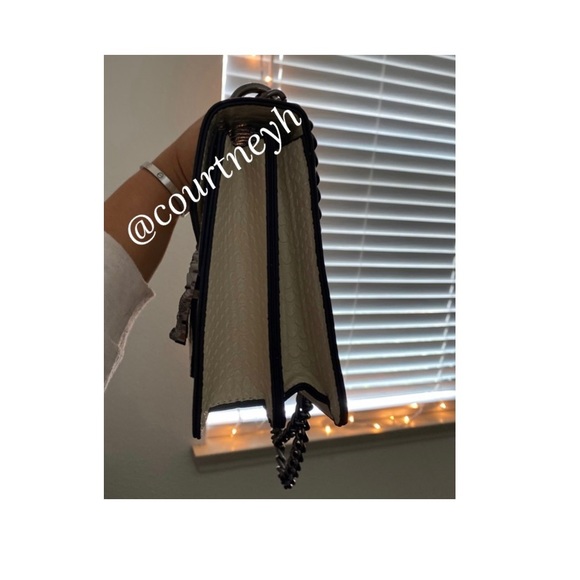 White chained purse - Picture 6 of 10